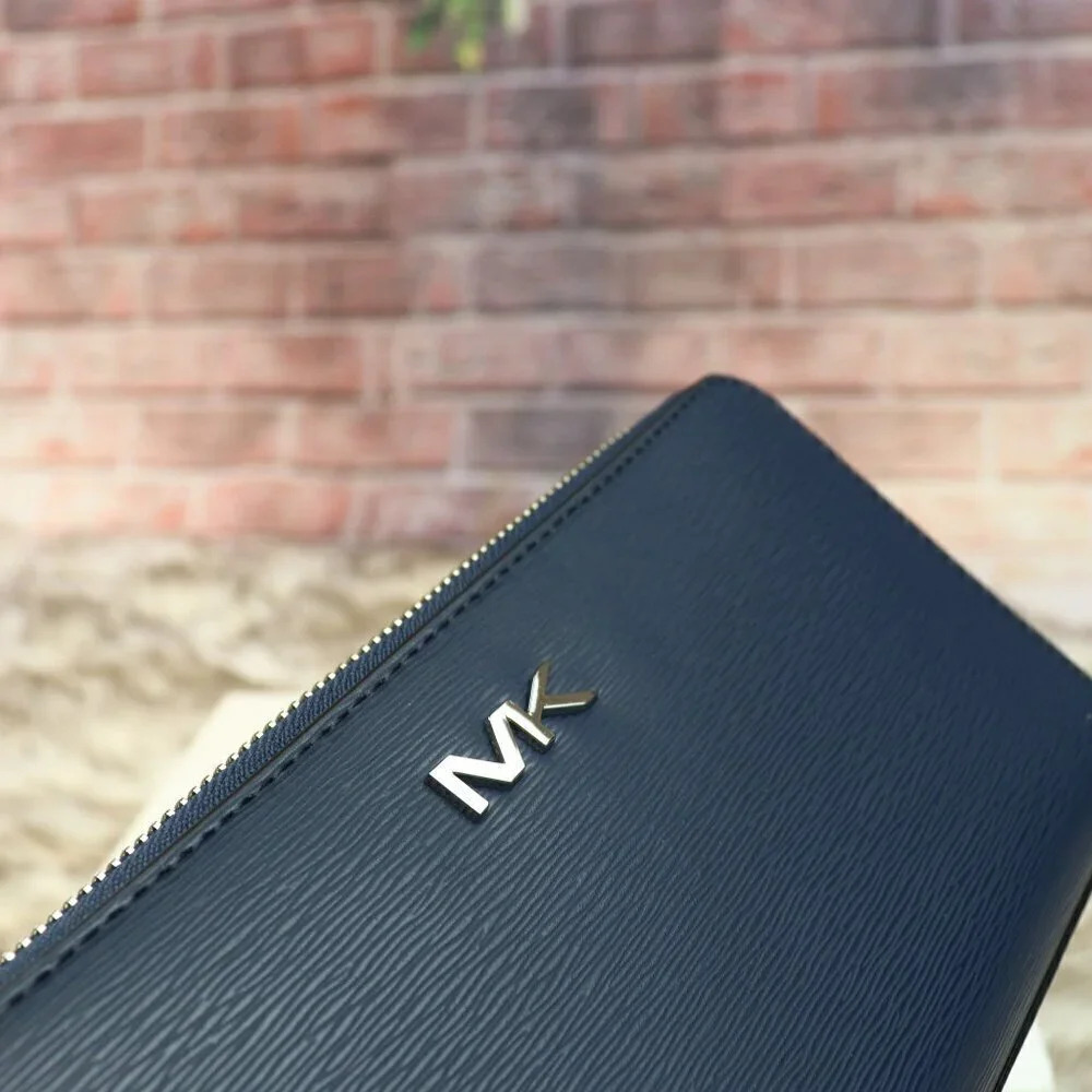 MICHAEL KORS Cooper Smartphone Wallet - Picture 6 of 15